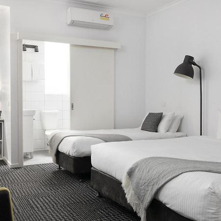 Siesta Central Apartments Сейл Екстериор снимка