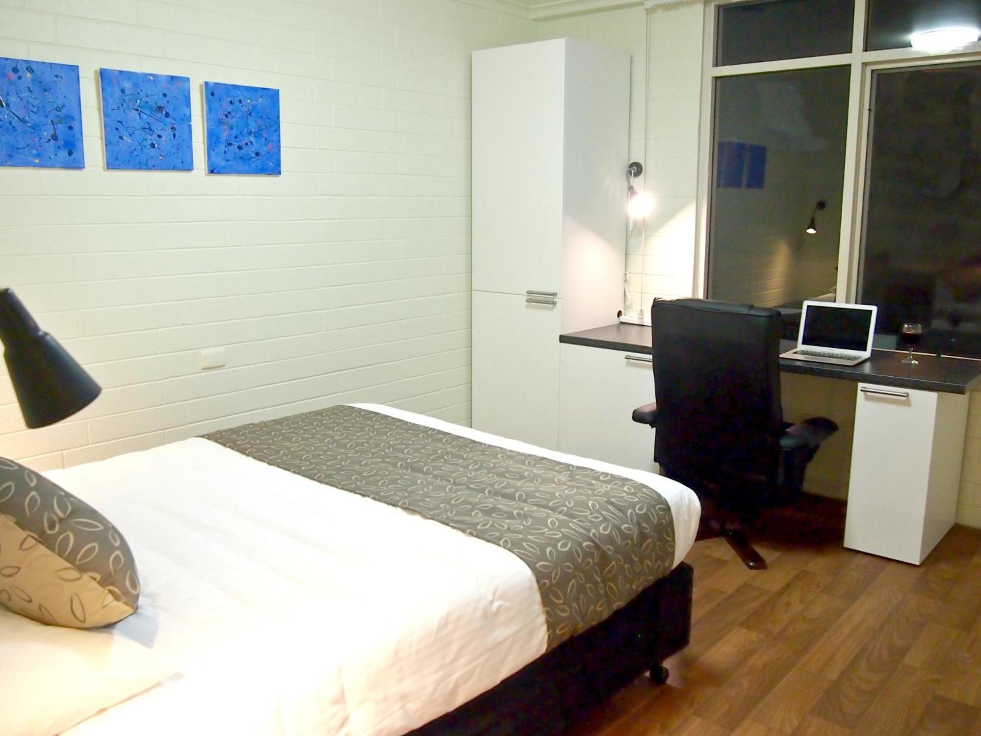 Siesta Central Apartments Сейл Екстериор снимка