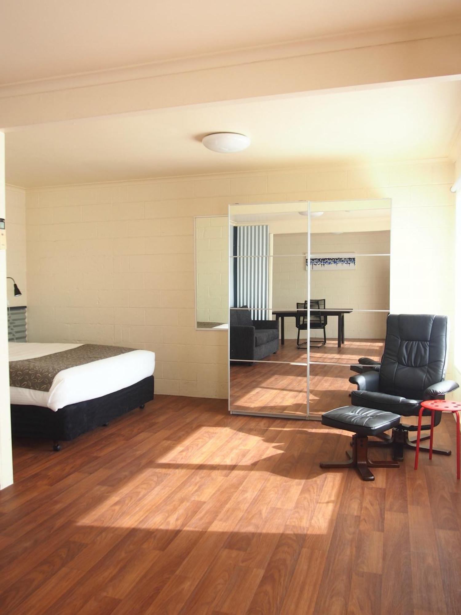 Siesta Central Apartments Сейл Стая снимка