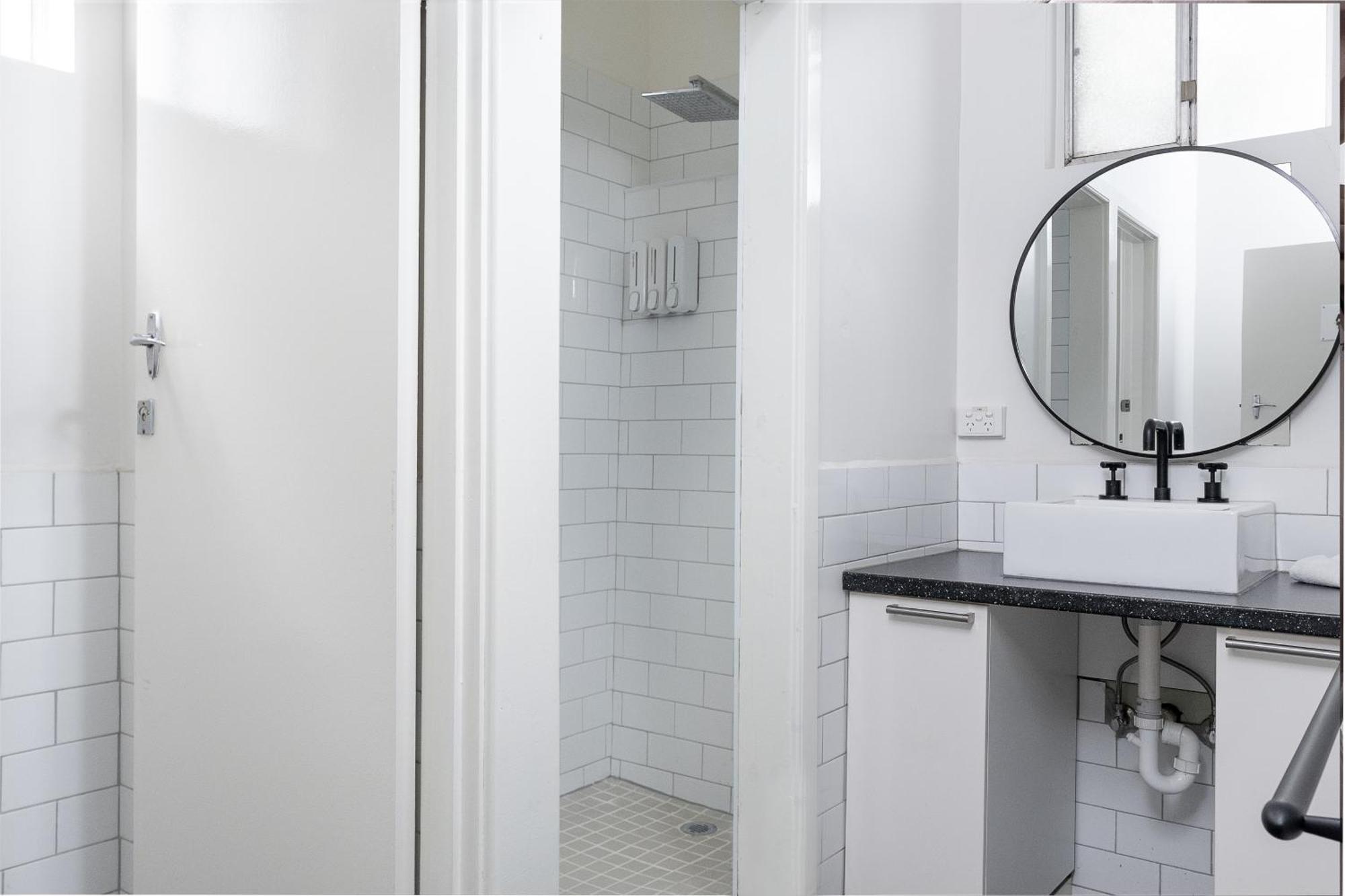 Siesta Central Apartments Сейл Екстериор снимка