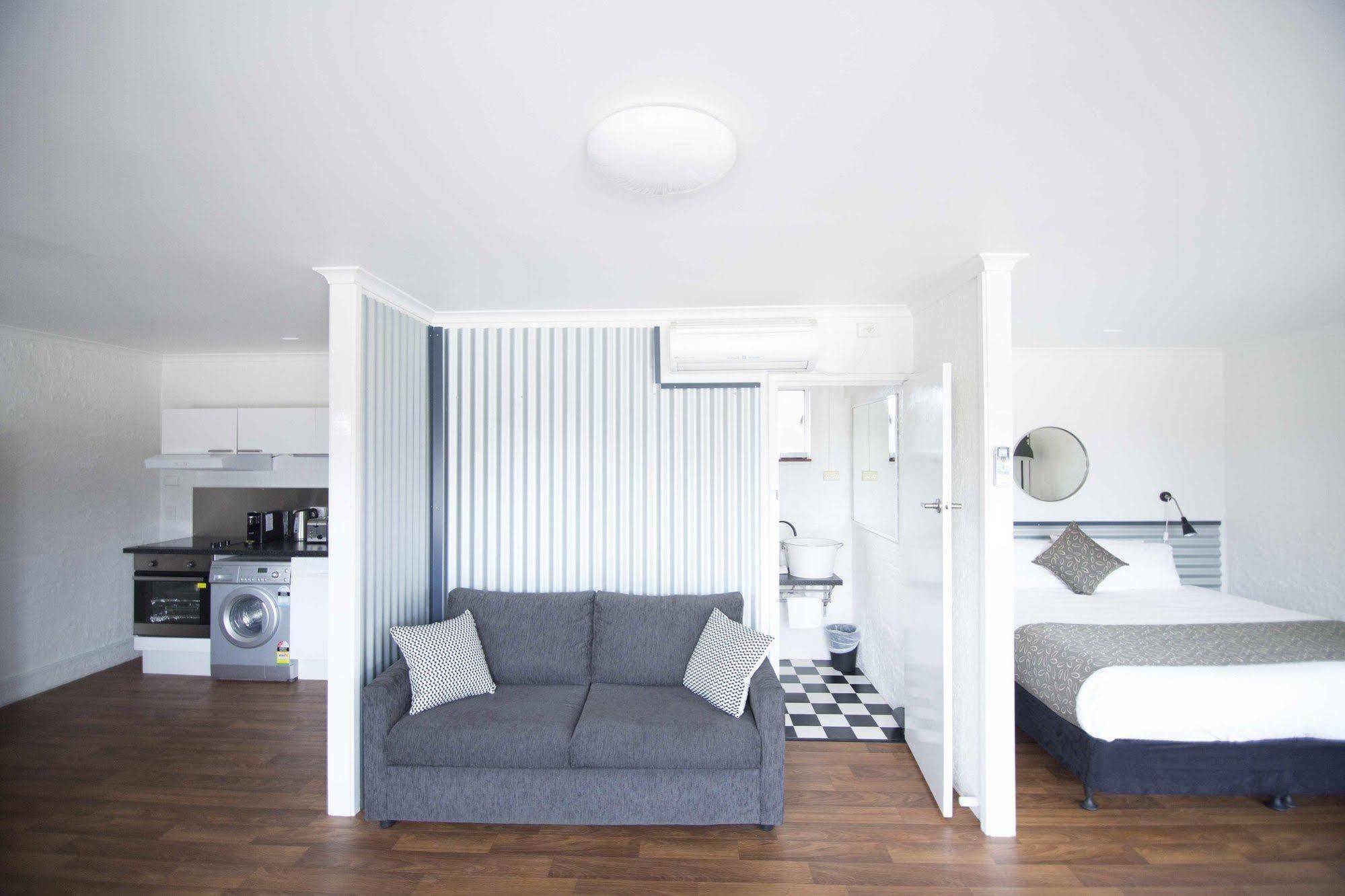 Siesta Central Apartments Сейл Екстериор снимка