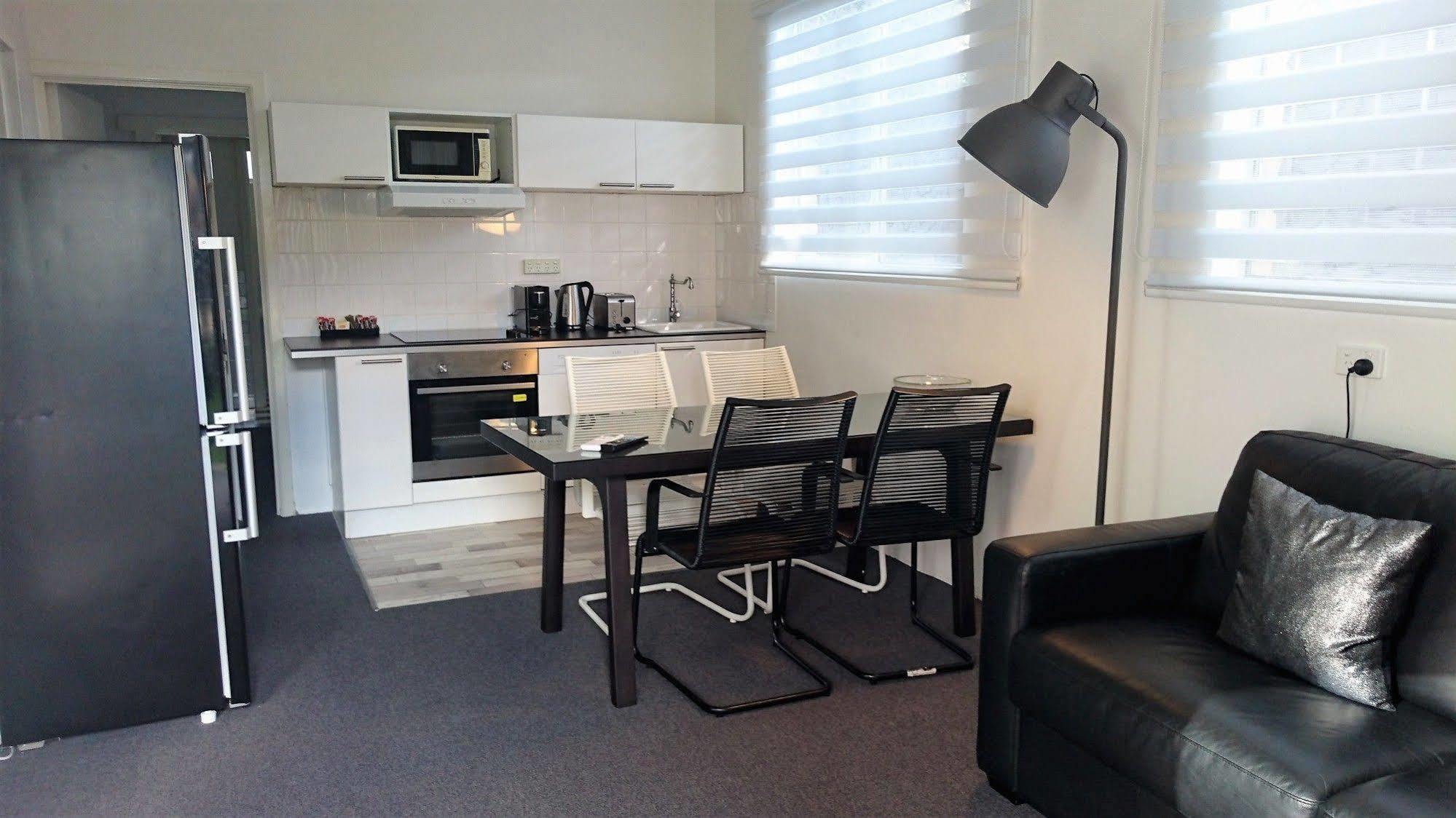 Siesta Central Apartments Сейл Екстериор снимка