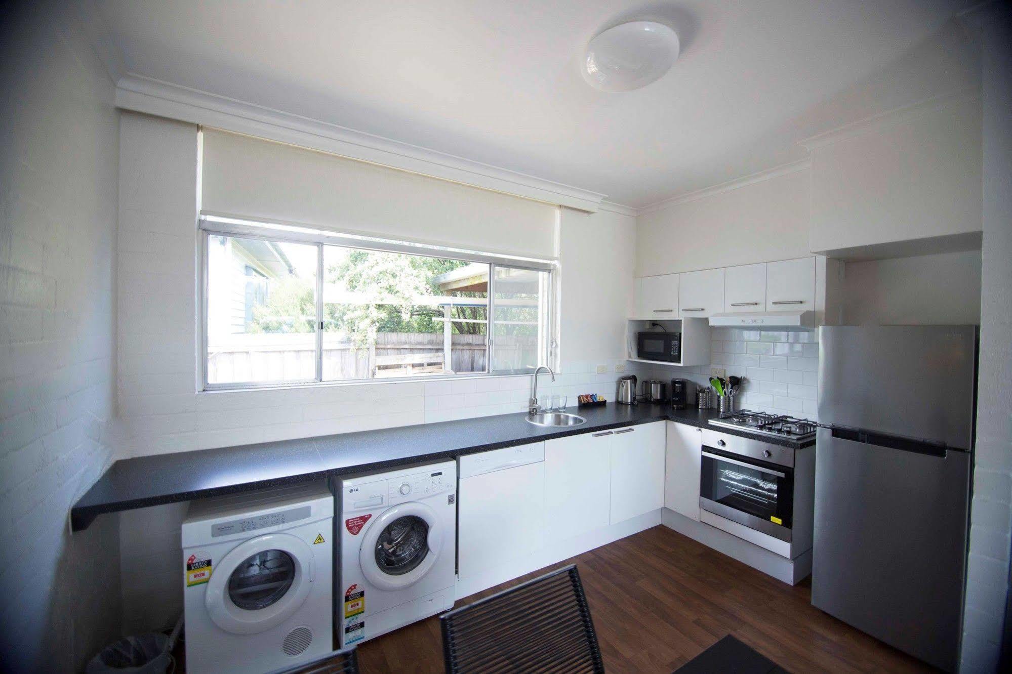 Siesta Central Apartments Сейл Екстериор снимка