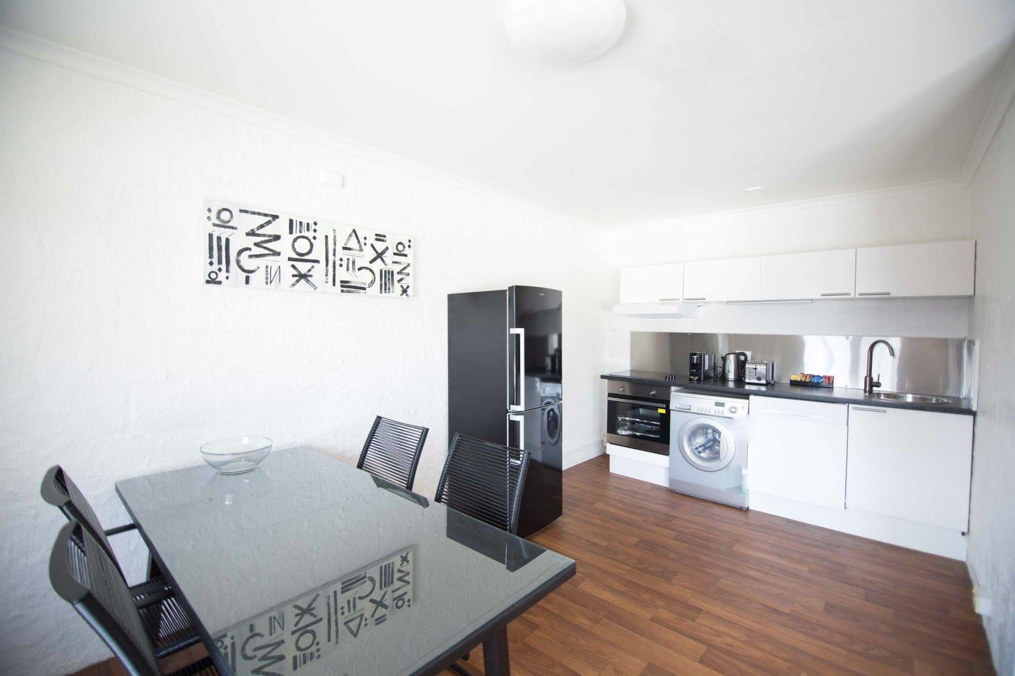 Siesta Central Apartments Сейл Екстериор снимка